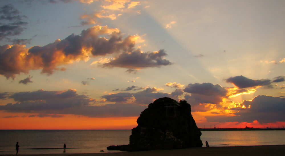 日が沈む聖地出雲①神々が舞い降りる稲佐の浜へ